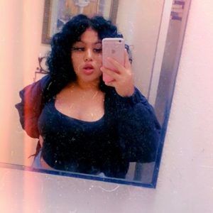 Meet your Posher, Lesly
